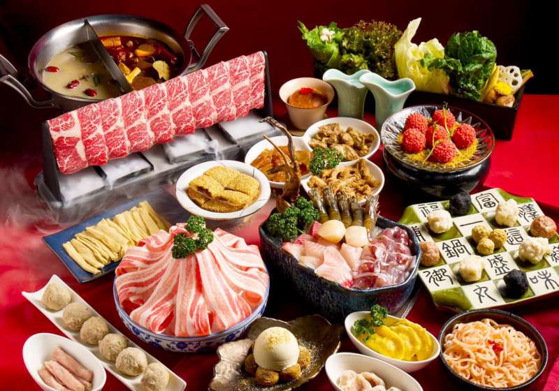 高流聖誕趴高7公尺聖誕樹「金勾 TREE」12月5日點亮 三大舞台藝人團體接力獻藝