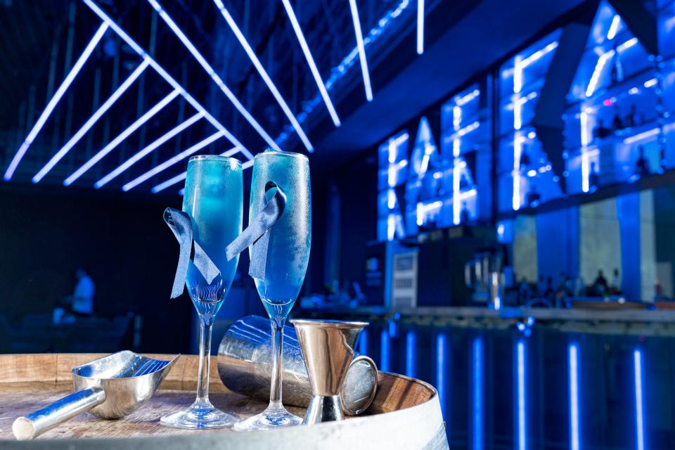 高雄我來了!TWICE、伍佰&China Blue 相繼蒞臨 不只七大地標點亮藍海,五星級「承億酒店」也來應援