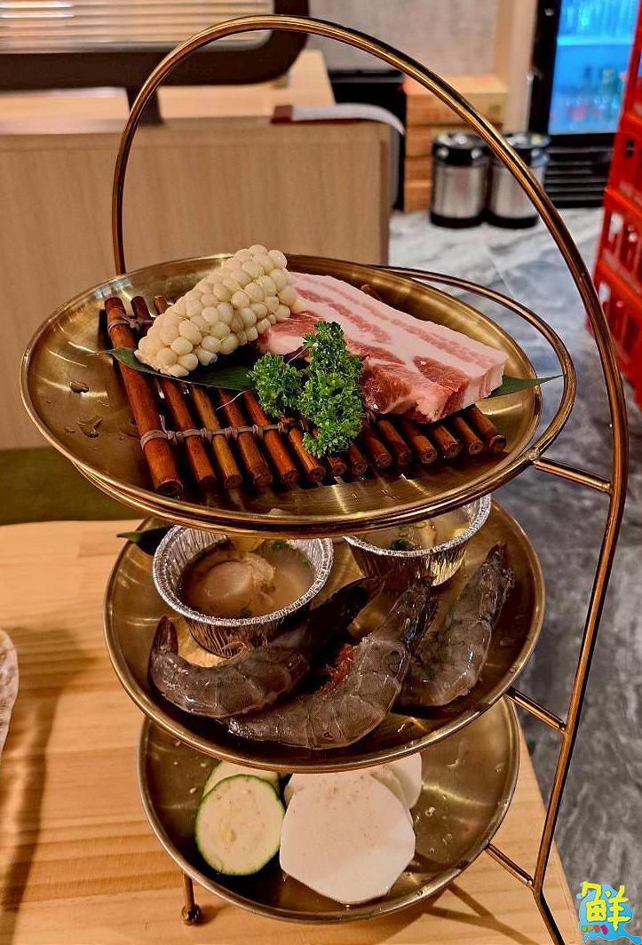 頂級燒肉、活醃海鮮在這裡! 聚餐就選慕十里韓式燒肉