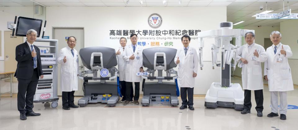 高醫達文西機械手臂術助國立大學教授治癌保肛 獨步全台突破800例