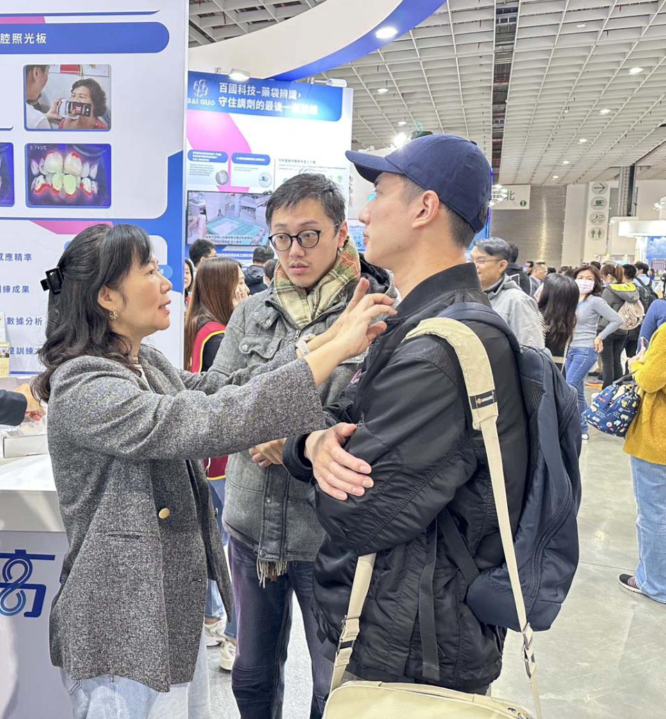 為期四天2025台灣醫療科技展台北舉行 高市小港醫院展智慧化復康巴士等創新服務