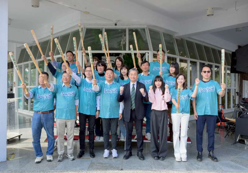 高雄湧言會17強成軍 宣示「團結拚勝選、議會拚過半」挺市政