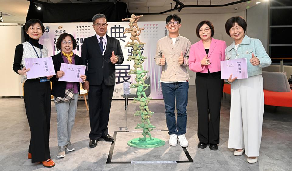 高科大8週年校慶系列活動第七屆青藝獎頒獎 吳金河油畫摘下金獎