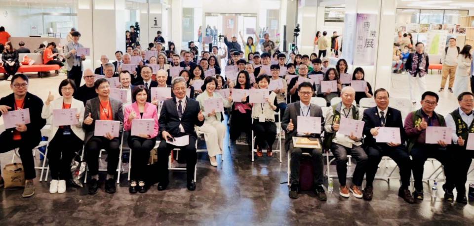 高科大8週年校慶系列活動第七屆青藝獎頒獎 吳金河油畫摘下金獎