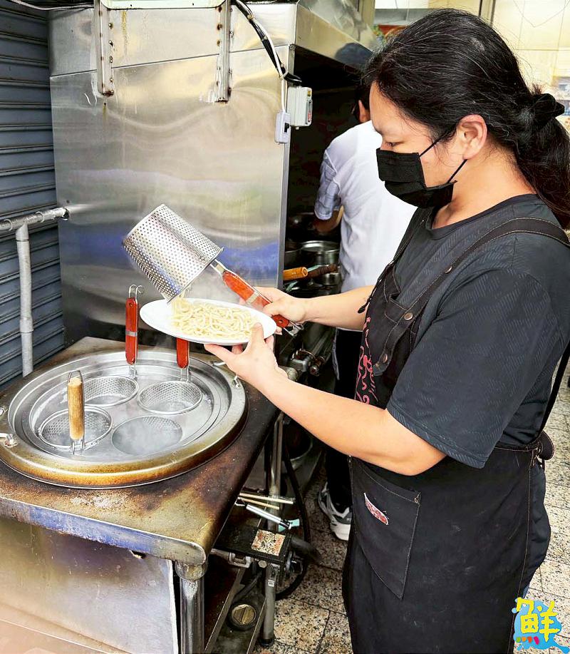 在地27 年！美味不怕巷子深       牛老三牛肉餐館 把美味與人情味端上桌