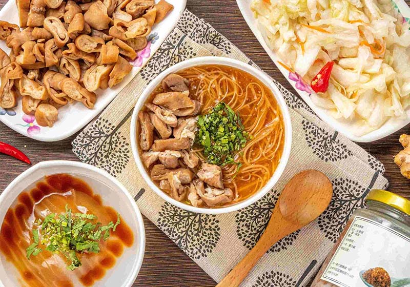 觀光客瘋傳來台必嚐! 來一碗大腸麵線 楠梓就吃得到啦~