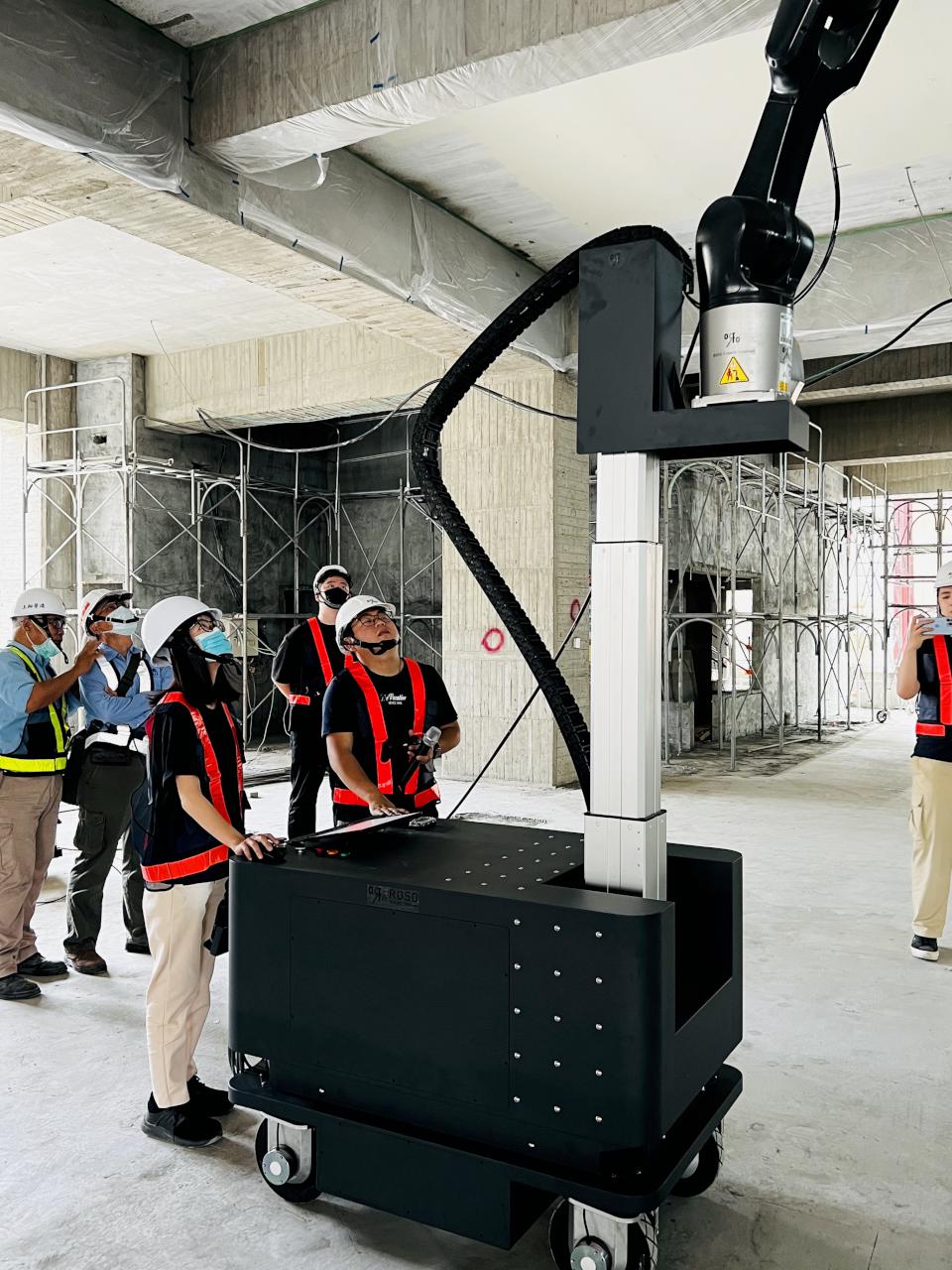 知名建築師機器手臂水泥3D列印設計美濃區建案 榮膺2025德國紅點設計獎