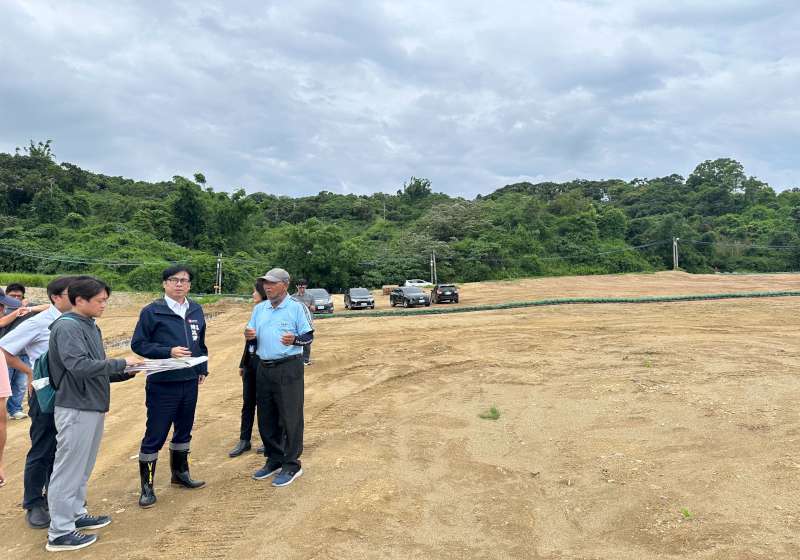 丹娜絲颱風逼近  陳其邁市長邀集和山里長勘查大樹和山光電場防汛措施