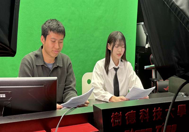 樹科大電競系攜手英語雜誌前進旗美高中 推雙主播結合角色任務英語新聞體驗營