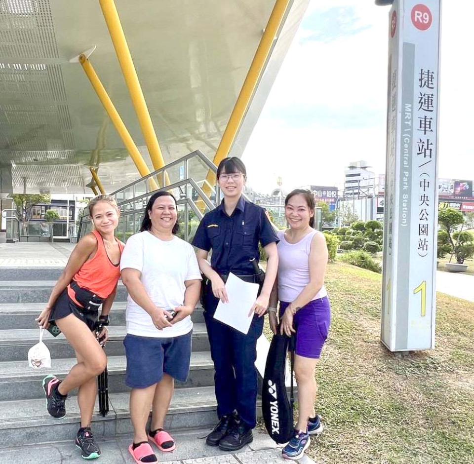 高市6旬婦險遭男網友情勒支付國際包裹費 苓雅警耐心勸說打消念頭