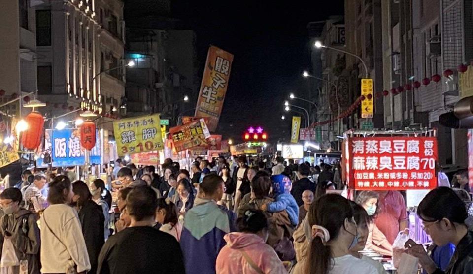 韓國娛樂指標活動帶動高捷單日運量創新高 商圈夜市優惠券助攻來客數逾4成