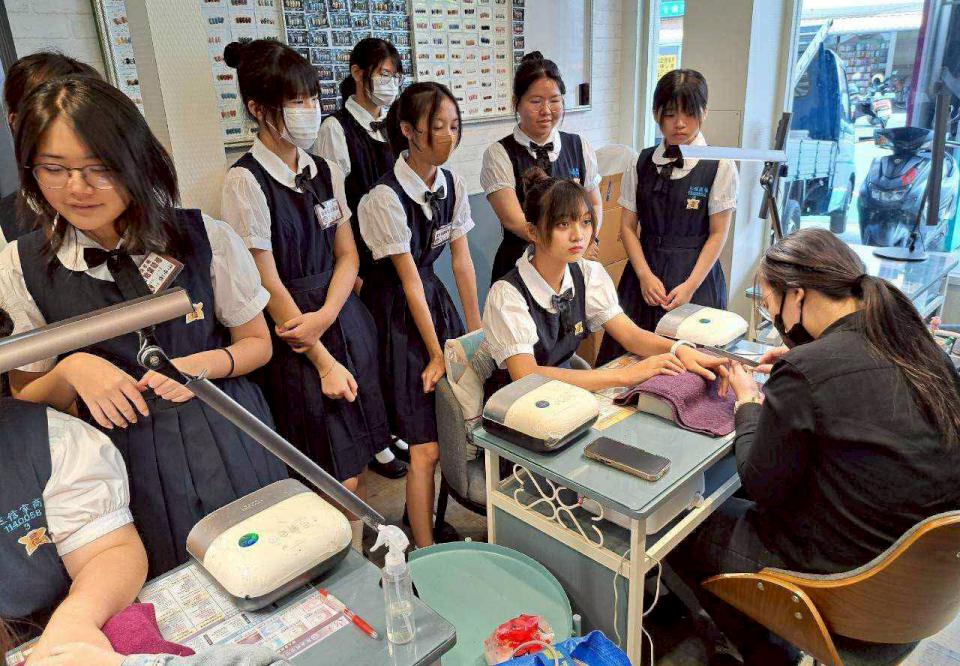 高市三信家商114學年度寒假特色課程體驗營 開放國中二、三年級生免費報名參與