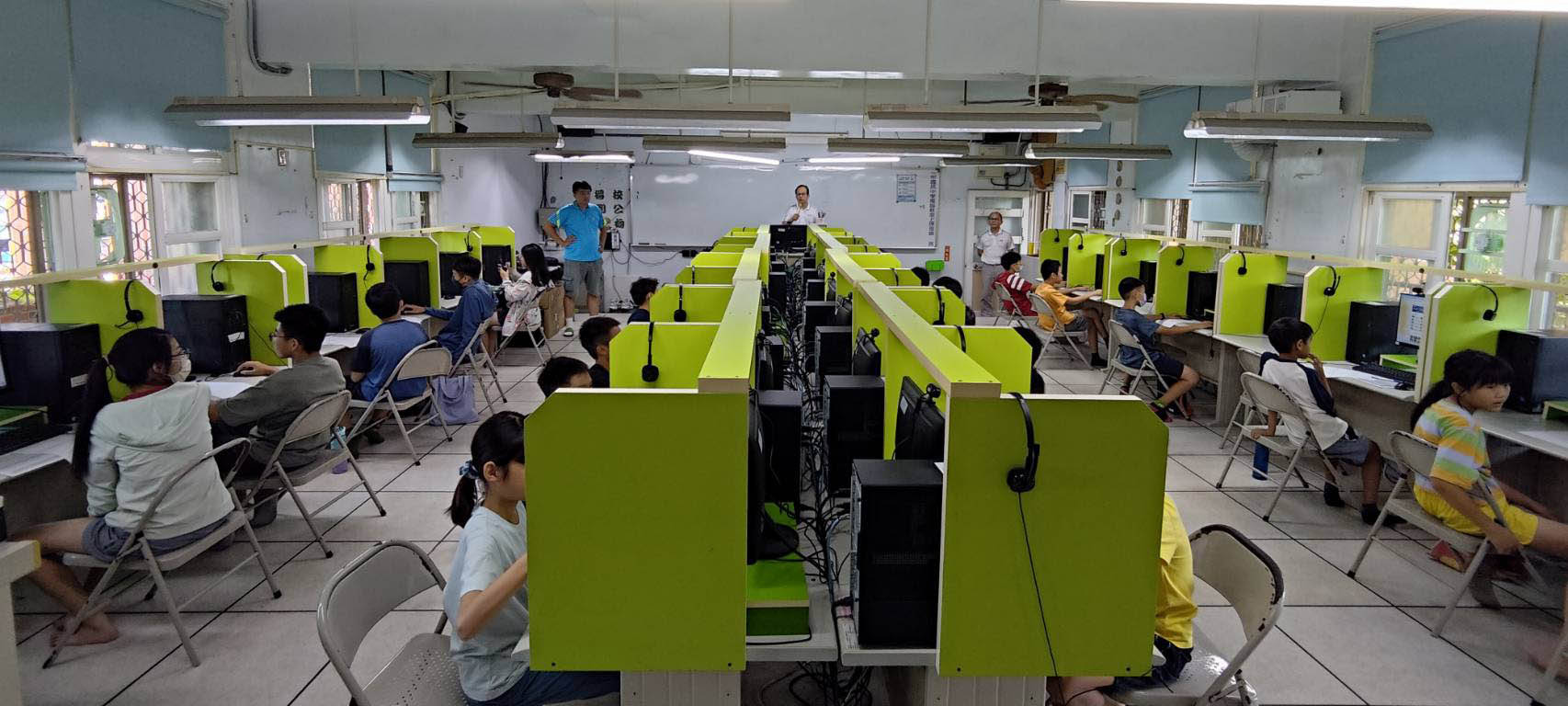 一甲國中第八屆北高雄英數能力競賽 4區200名國小生競技英數人工智慧