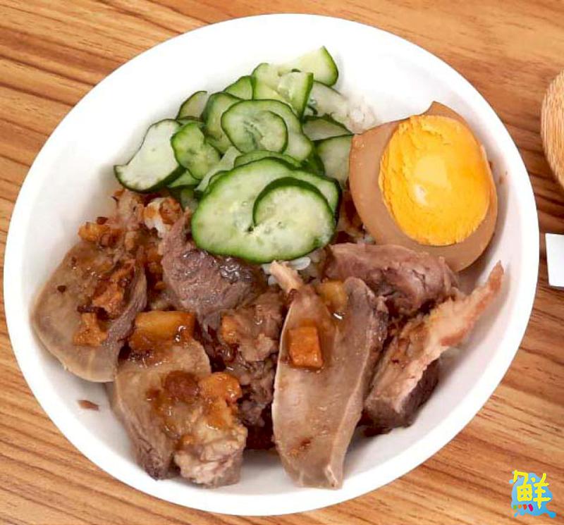 饕客激推！前金傳統小吃  榮豐店肉圓米糕       飄香三代歷久彌新  銅板價大大滿足
