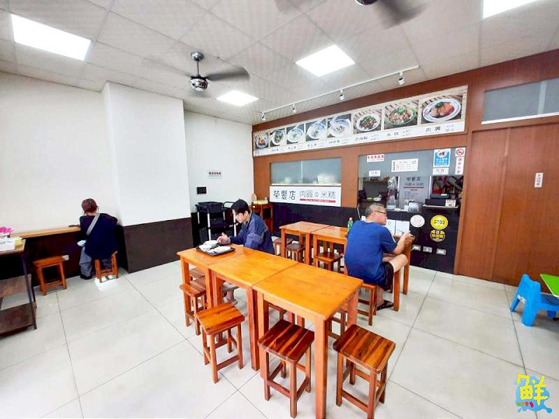 饕客激推！前金傳統小吃  榮豐店肉圓米糕       飄香三代歷久彌新  銅板價大大滿足