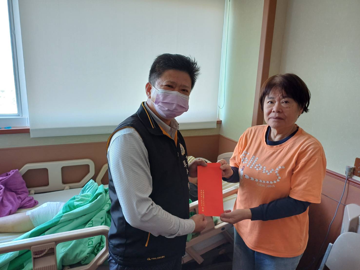 高市軍人服務站慰問車禍受傷呂姓上兵　傳遞溫馨關懷