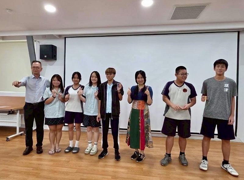 小港高中生命教育講座 沈芯菱博士勉勵學子從「芯」開始讓夢想發光