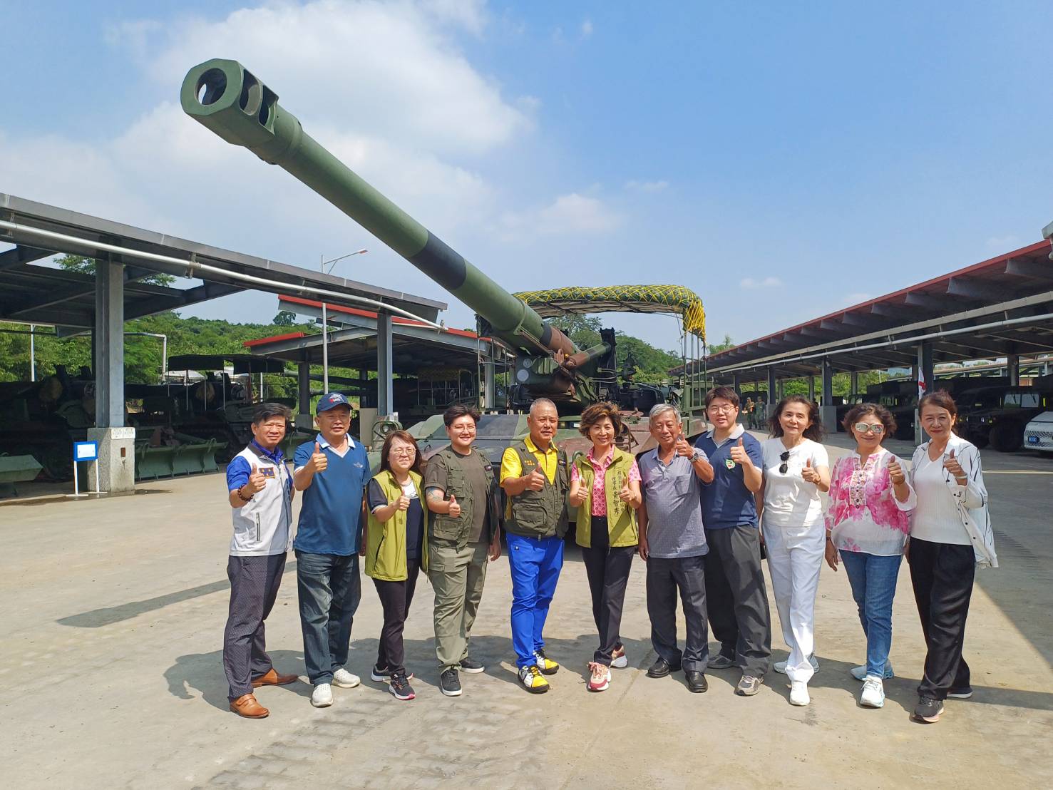屏東企業聯合敬軍赴陸軍43砲指部慰問　企業響應敬軍傳遞社會溫暖