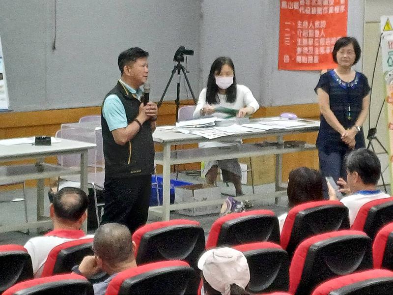 高雄市鳳山區役男抽籤登場　軍人服務站宣導服務照顧入營無後顧之憂