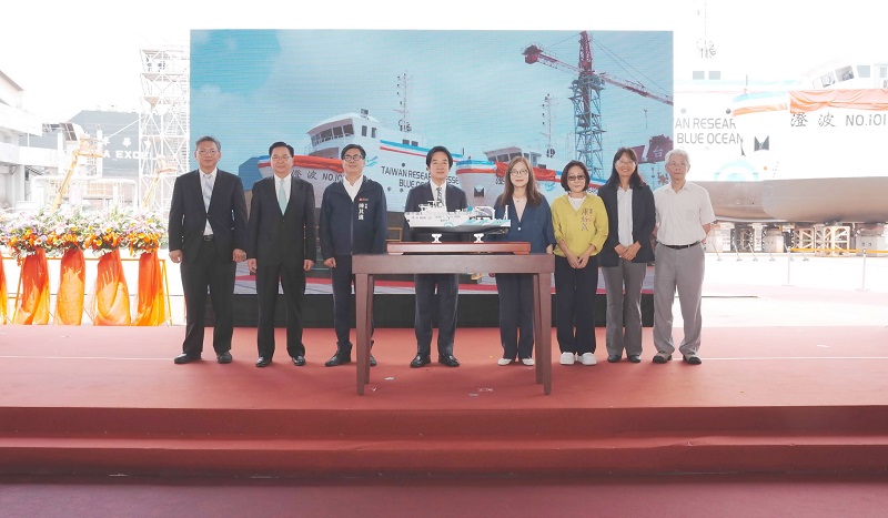 台船公司承造100噸級「澄波NO.101」與300噸級「澄波NO.102」海洋基礎資料調查船命名下水