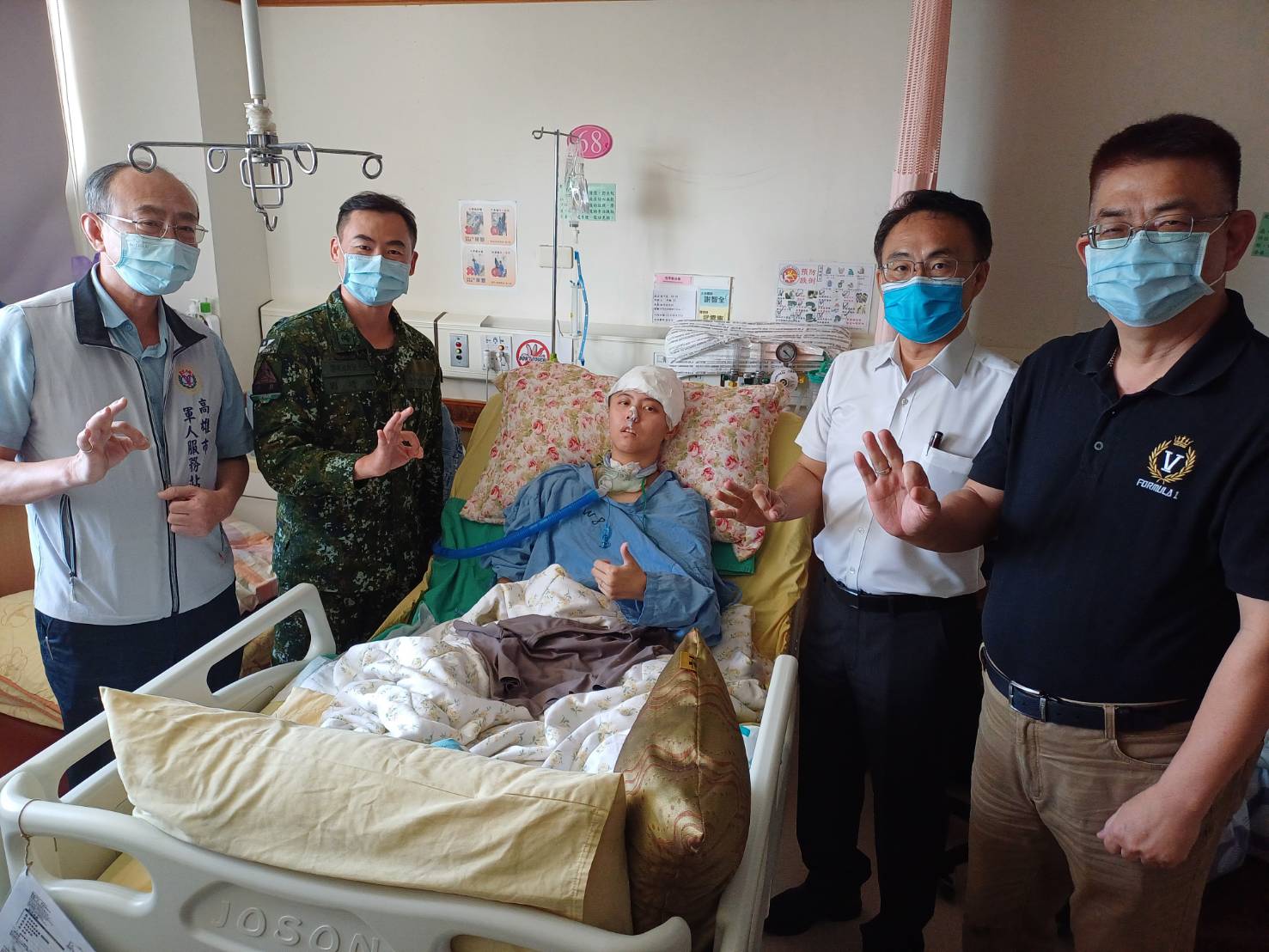 各界關懷湧入　企業攜手高雄市軍人服務站慰問受傷官兵　祝顏姓中士早日康復