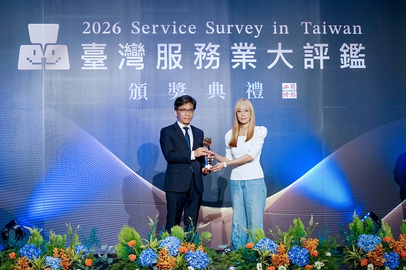日企中最快奪6金! JINS再獲台灣服務業大評鑑肯定 JINS服務力求『客製化』，分齡分眾細節不馬虎